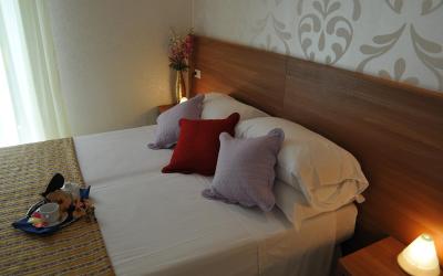 Camera Matrimoniale/Doppia con Letti Singoli con Bagno Privato