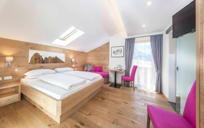 Camera Matrimoniale con Vista Montagna