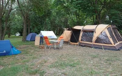 Emplacement Vide pour Tente ou Caravane