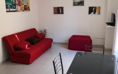 Appartamento con 2 Camere da Letto - Seminterrato Appartamento con 2 Camere da Letto - Seminterrato