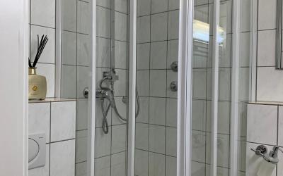 Einzelzimmer mit Gemeinschaftsbad