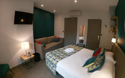 Chambre Familiale avec Douche 