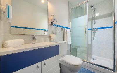 Chambre Double Standard avec 2 Lits Doubles Chambre Double Standard avec 2 Lits Doubles