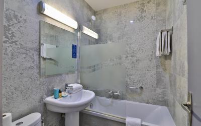 Chambre Double Standard avec Balcon Chambre Double Standard avec Balcon