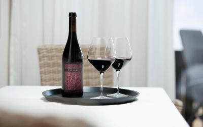 Camera Matrimoniale con un Ampio Balcone