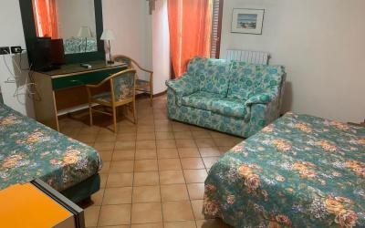 Ampia Camera Matrimoniale/Doppia con Letti Singoli