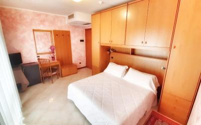 Camera Standard Matrimoniale/Doppia con Letti Singoli