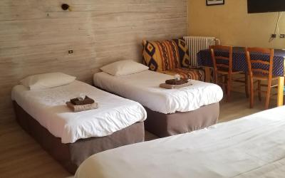 Chambre Familiale (4 Adultes) Chambre Familiale (4 Adultes)