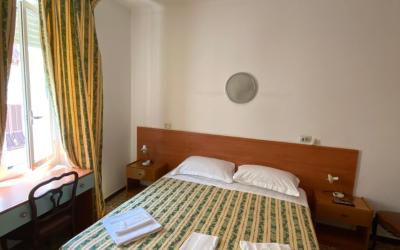 Camera Tripla con Bagno in Comune