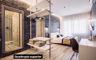 Camera Tripla Superior