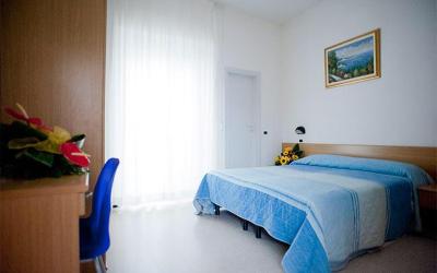 Camera Tripla Standard