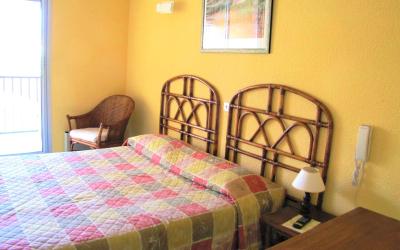 Chambre u00c9conomique 1eru00a0u00c9tage avec Terrasse et Climatisation 