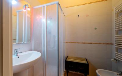 Camera Matrimoniale con Bagno in Comune 