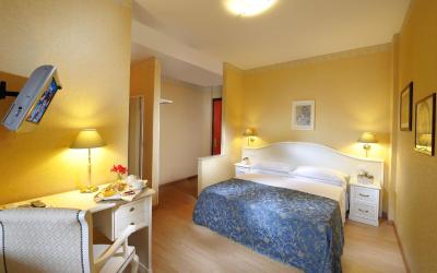 Camera Standard Matrimoniale/Doppia con Letti Singoli