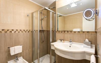 Camera Queen Standard