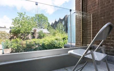 Apartment with Shower