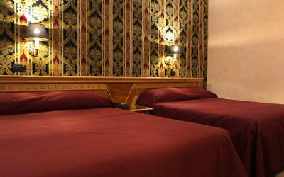 Camera Quadrupla Classic