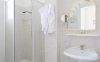 Camera Economy Matrimoniale/Doppia con Letti Singoli