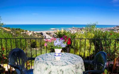 Appartamento con 2 Camere da Letto e Vista Mare 