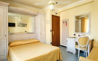 Camera Economy Matrimoniale/Doppia con Letti Singoli