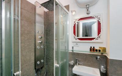 Appartamento con 2 Camere da Letto e Balcone