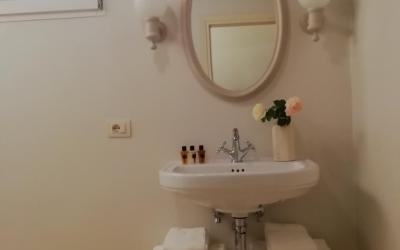 Camera Familiare con Bagno Privato