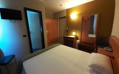 Camera Matrimoniale con Vista Piscina