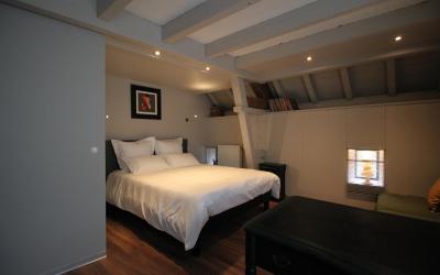 Chambre Double Deluxe avec Douche - MERISIER Chambre Double Deluxe avec Douche - MERISIER