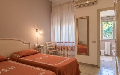 Camera Doppia con Letti Singoli