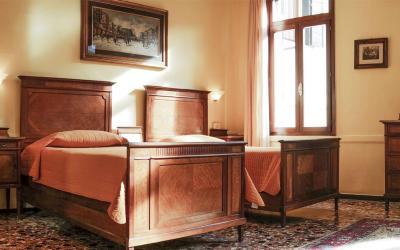 Camera Doppia con Letti Singoli con Bagno Privato 