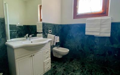 Camera Matrimoniale con Vista Lago