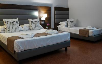 Camera Tripla Executive