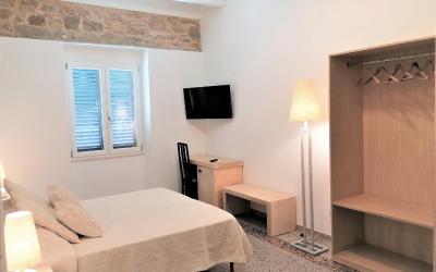 Camera Tripla Deluxe 