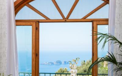 Appartamento con 2 Camere da Letto e Vista Mare 