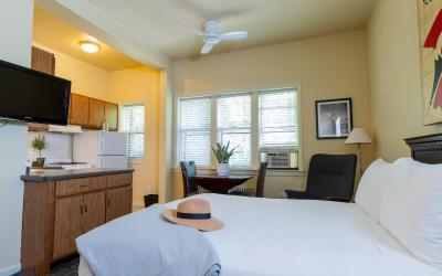 Deluxe Queen Room