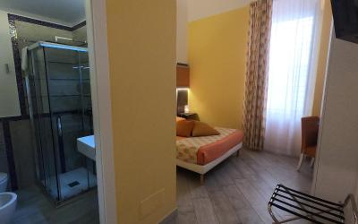 Camera Matrimoniale con Bagno Privato