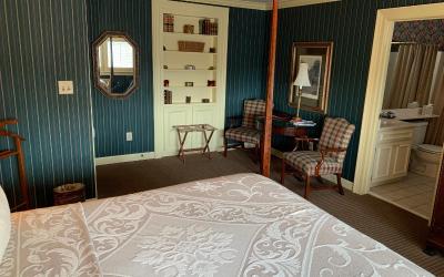 Standard Queen Room