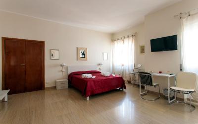 Camera Familiare con Balcone e Bagno Privato Esterno 