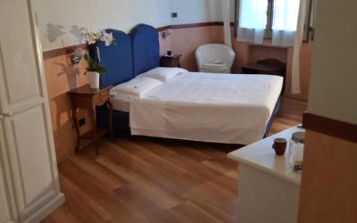 Camera Tripla Standard