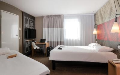 Chambre Standard avec 1 Lit Double et 1 Lit Simple Chambre Standard avec 1 Lit Double et 1 Lit Simple