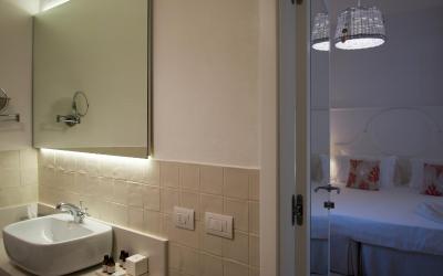 Camera Matrimoniale/Doppia con Letti Singoli con Vista Piscina