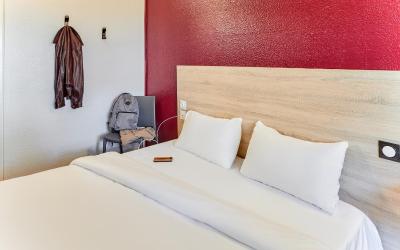 Chambre Tandem (2 Adultes) Chambre Tandem (2 Adultes)