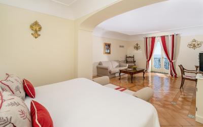 Camera Matrimoniale Deluxe con Balcone e Vista Mare