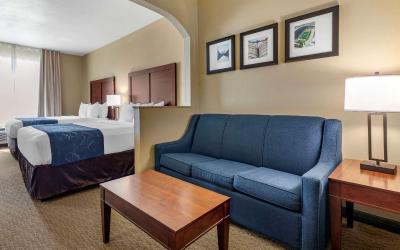 Queen Suite with Two Queen Beds - Non-Smoking