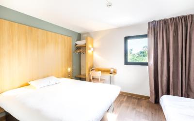 Chambre Triple (3 Adultes) Chambre Triple (3 Adultes)