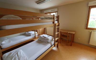 Lit dans Dortoir pour Femmes de 4 Lits Lit dans Dortoir pour Femmes de 4 Lits