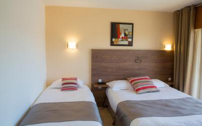 Chambre Triple avec Balcon et Vue sur le Jardin Chambre Triple avec Balcon et Vue sur le Jardin