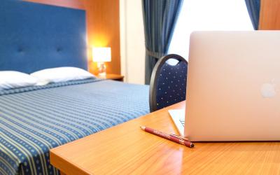 Camera Matrimoniale/Doppia con Letti Singoli con Parcheggio Incluso 