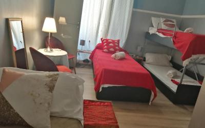 Posto Letto in Dormitorio con 4 Letti 