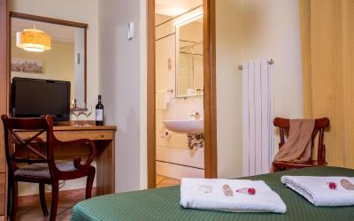 Camera Matrimoniale/Doppia con Letti Singoli